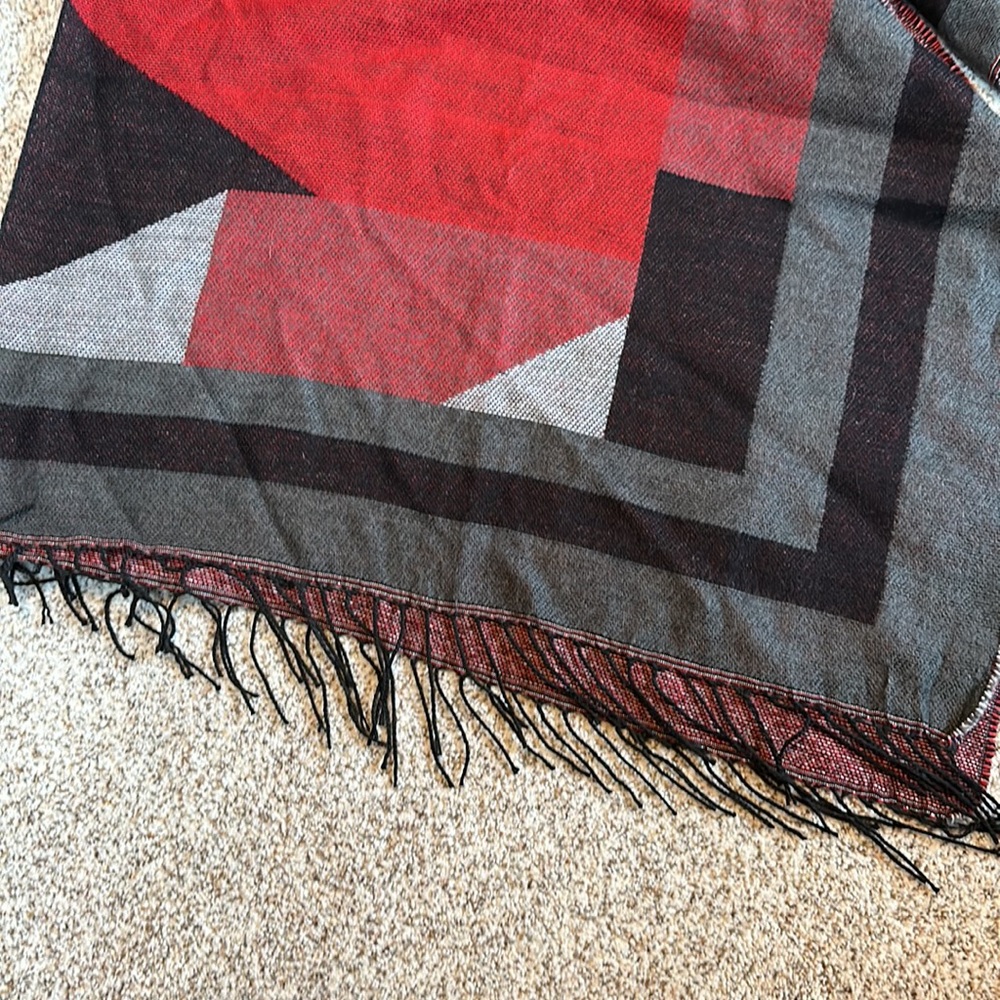 Shawl - Picture 2 of 9